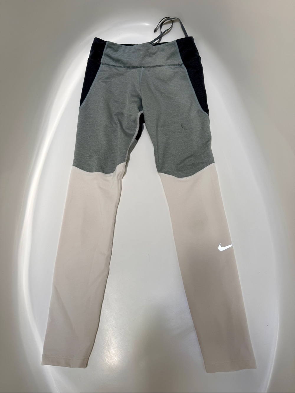 Nike Women’s Two-Tone Performance Leggings — Gray & Cream Size S